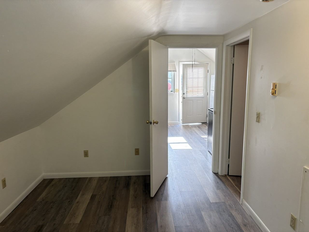 517 Bigler Ave #3 - Photo 4 of 8