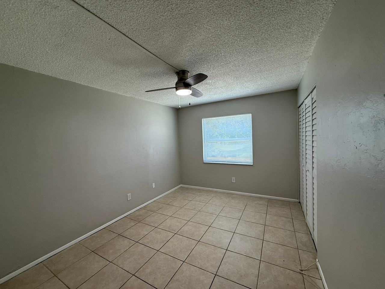 3322 Camelot Dr #C3 - Photo 6 of 16