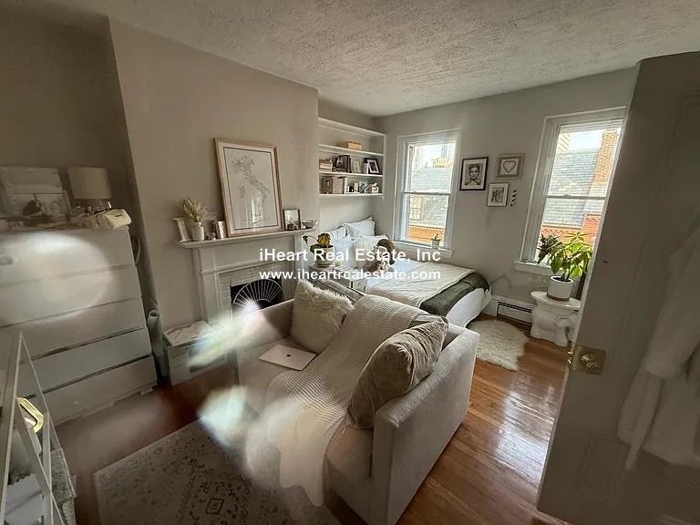 50 S Russell St #4 - Photo 3 of 23