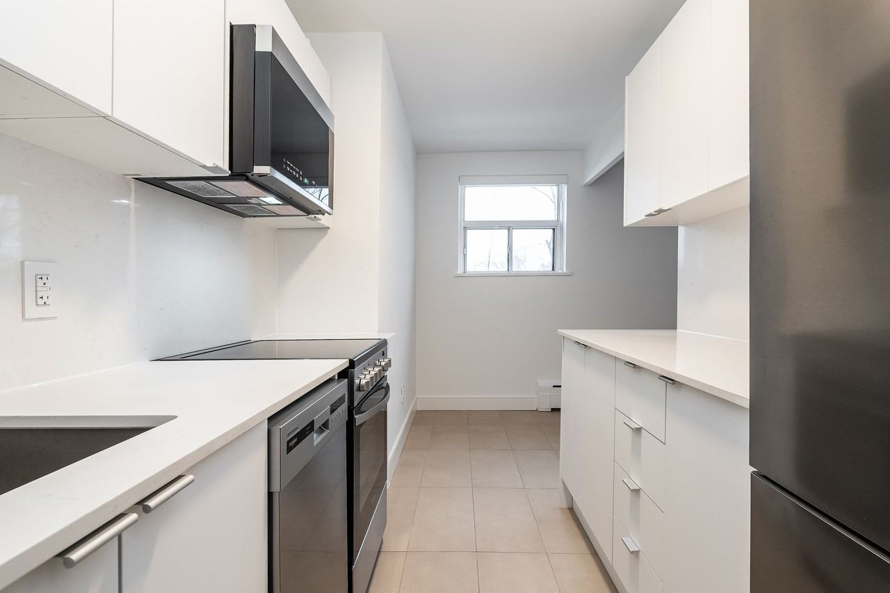 1420 Kingston Road - Photo 3 of 13