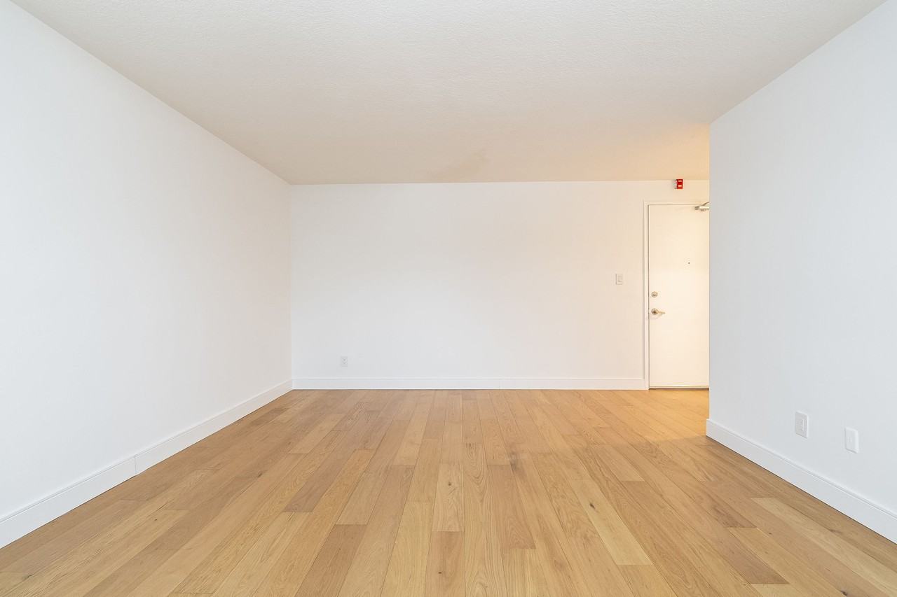 1420 Kingston Road - Photo 6 of 13