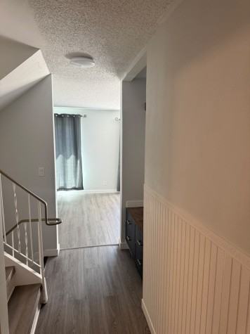 5806 61 St - Photo 2 of 25