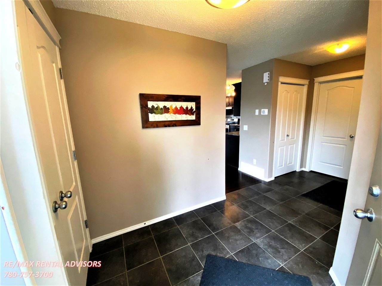 2531 Cole Cres Sw - Photo 6 of 21