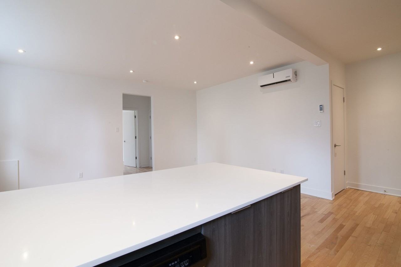 2105 Chomedey Street - Photo 3 of 50