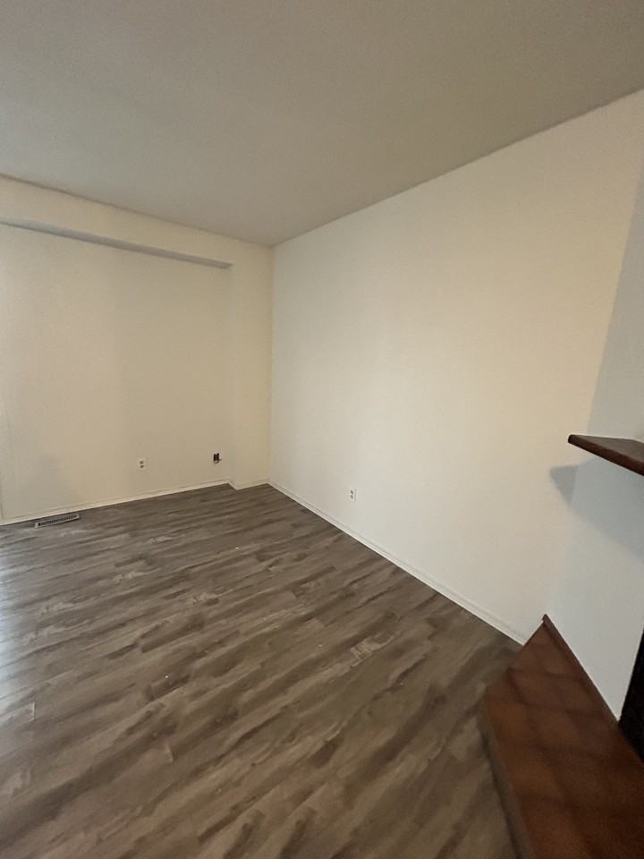 1427 18 St - Photo 5 of 23