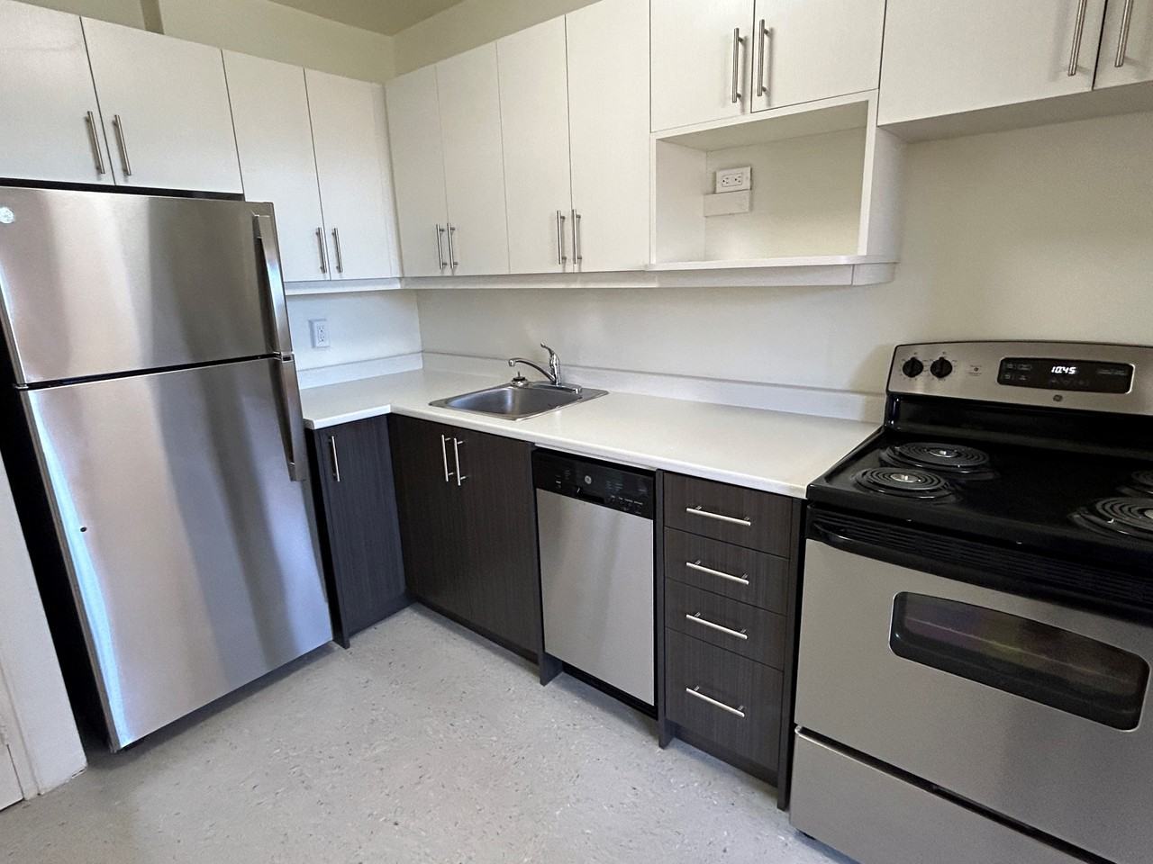 Bonaview Towers & Cedarbank Court Apartments - Photo 5 of 13