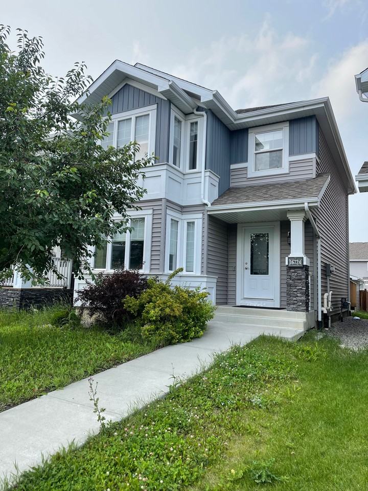 16724 15 Ave Sw - Photo 2 of 31