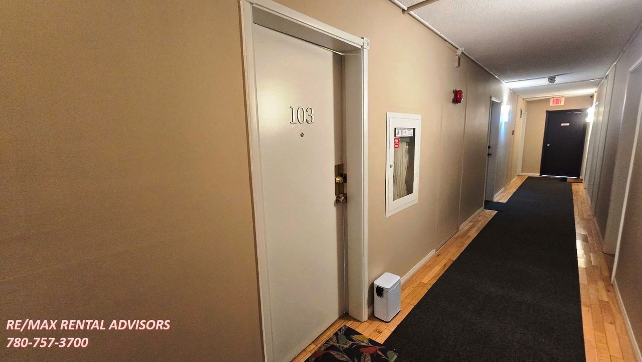 11429 124 St Nw - Photo 3 of 18