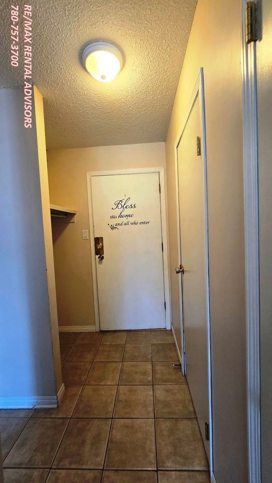 11429 124 St Nw - Photo 4 of 18