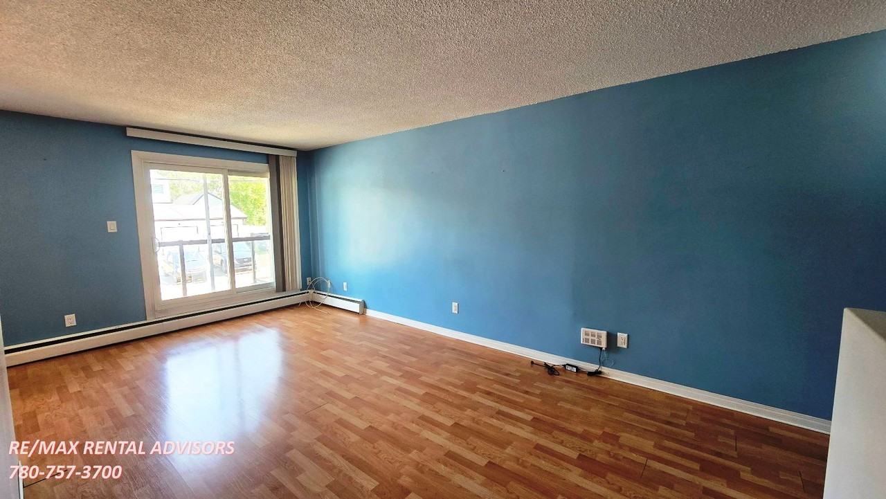11429 124 St Nw - Photo 7 of 18