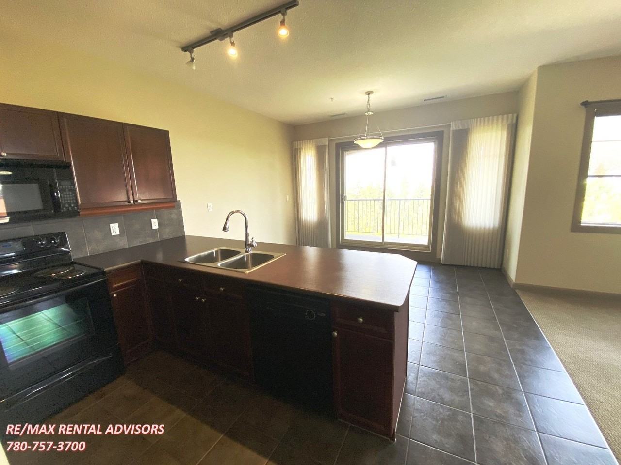 501 Palisades Way - Photo 6 of 29