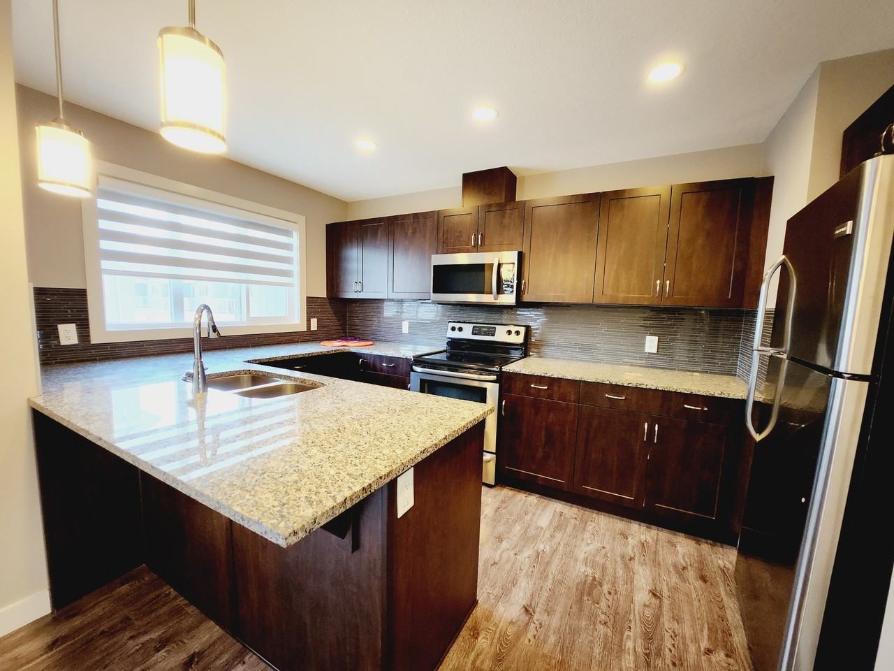 140 Youville Drive East Nw - Photo 2 of 15