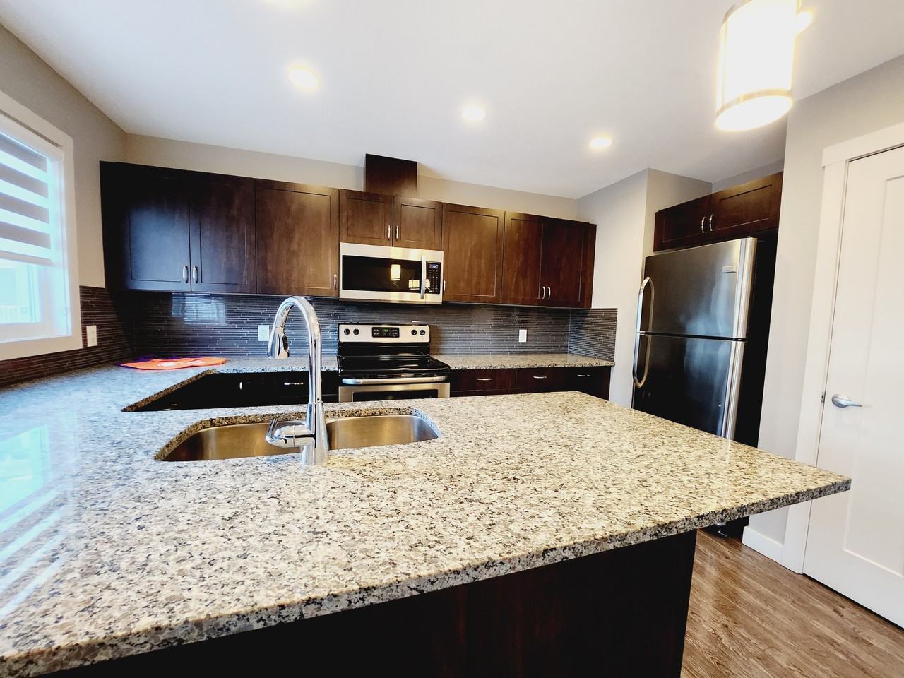 140 Youville Drive East Nw - Photo 3 of 15