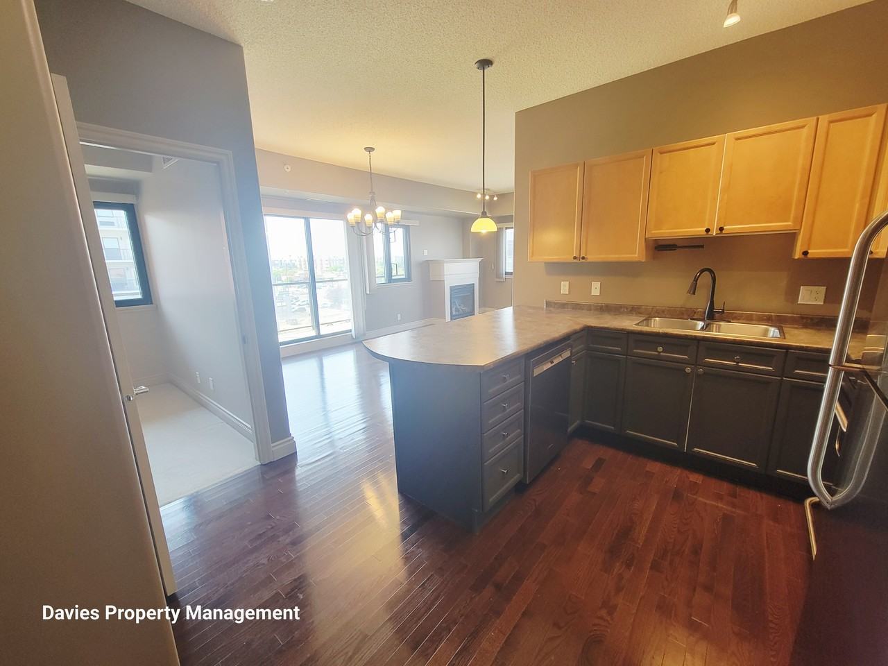 10319 111 St Nw - Photo 4 of 15