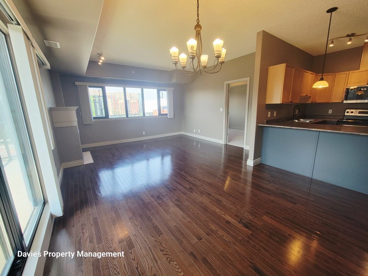 10319 111 St Nw - Photo 6 of 15