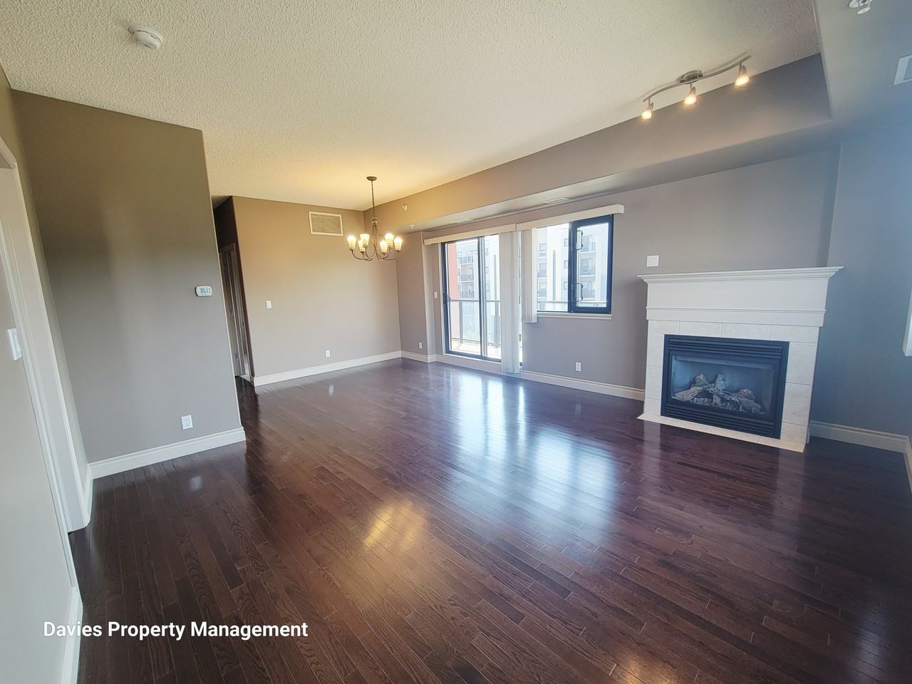 10319 111 St Nw - Photo 7 of 15