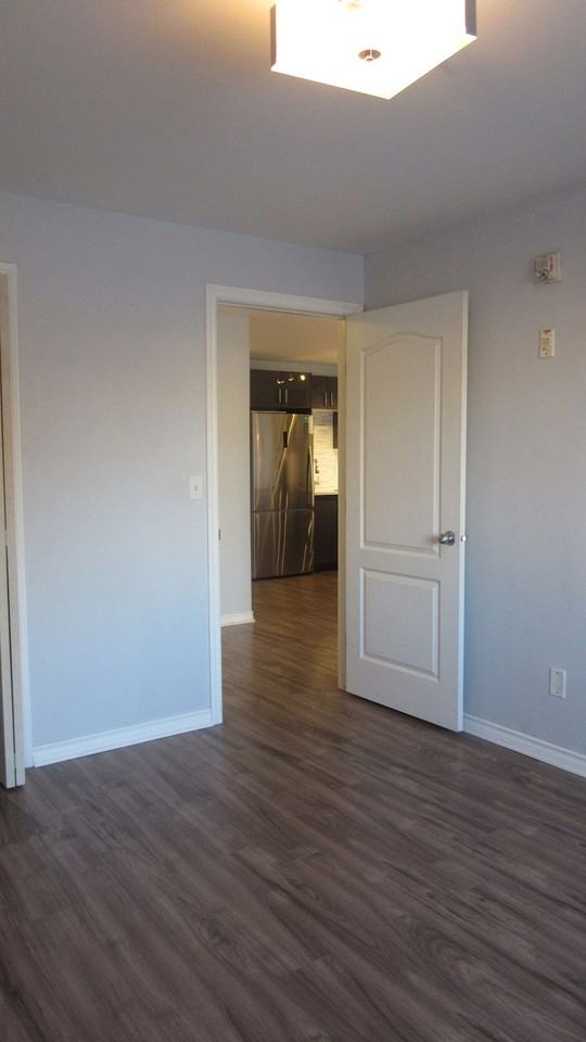 9525 162 Ave Nw - Photo 3 of 13