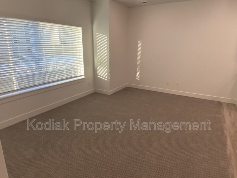1087 Nw - Photo 5 of 23