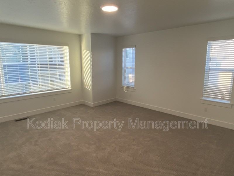 1087 Nw - Photo 6 of 23