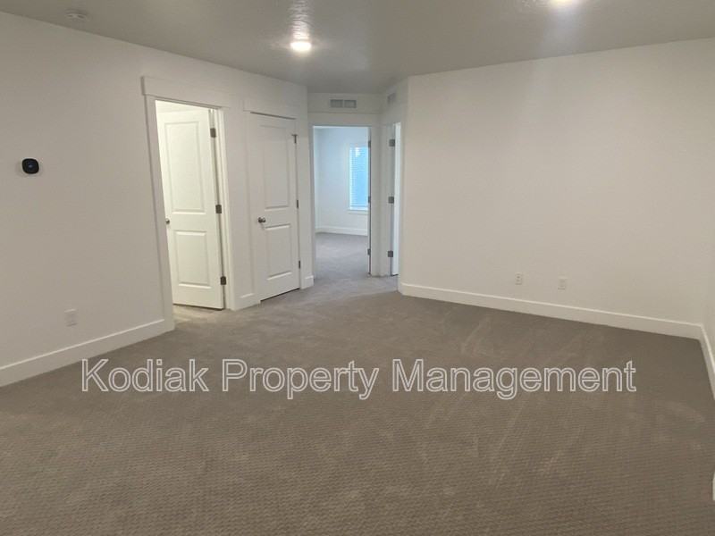 1087 Nw - Photo 7 of 23
