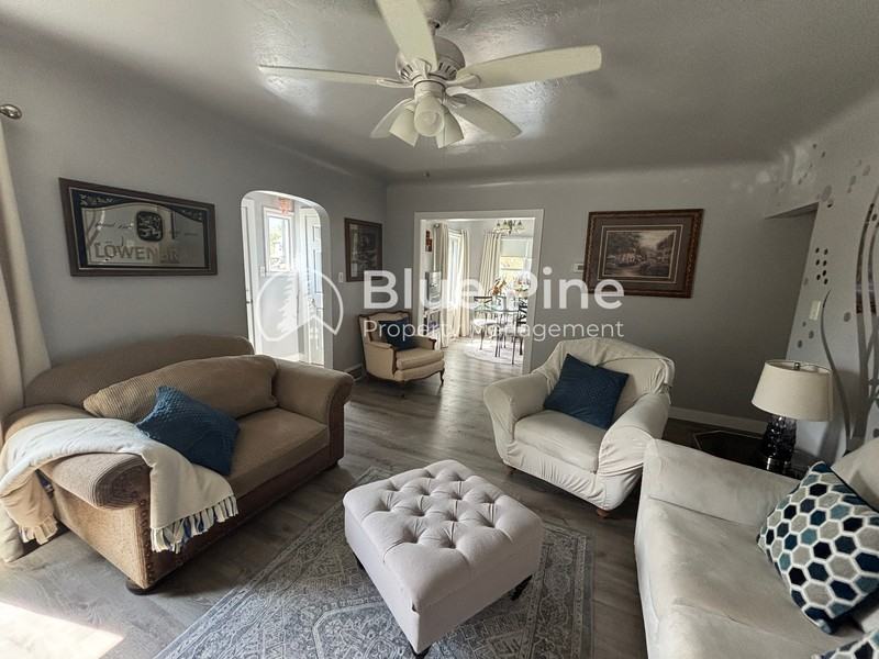 306 Lawton St #2 - Photo 4 of 13