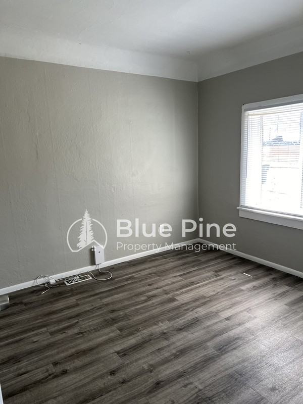 1136 S 2nd Ave #A - Photo 4 of 13