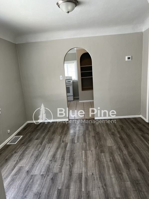 1136 S 2nd Ave #A - Photo 5 of 13