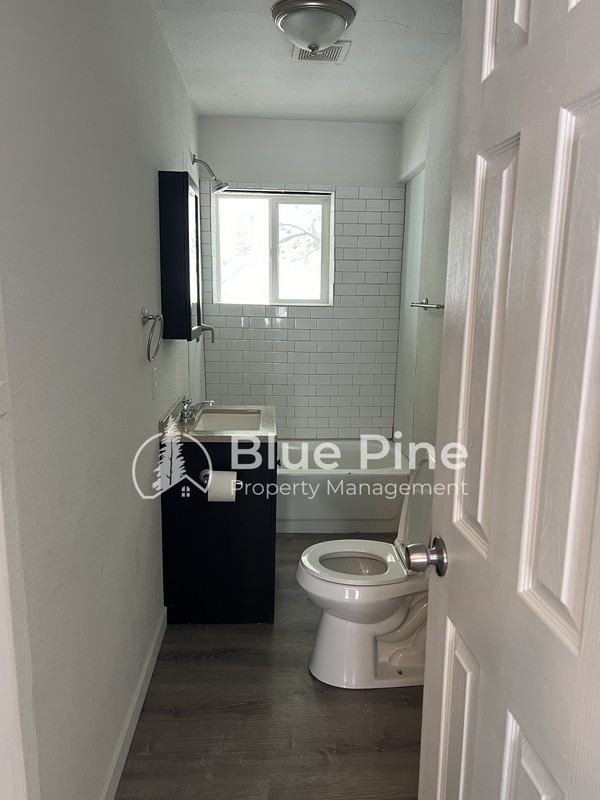 1136 S 2nd Ave #A - Photo 7 of 13