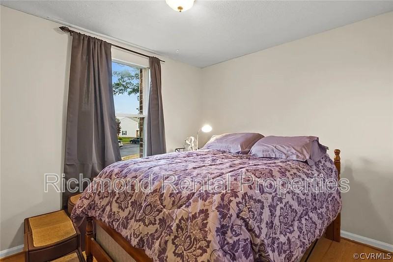 4968 Finnegan Ct - Photo 2 of 5