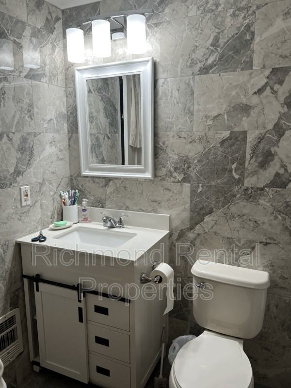 4968 Finnegan Ct - Photo 4 of 5