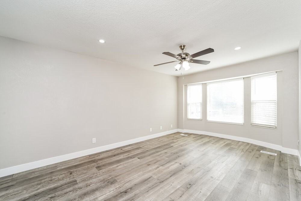 1580 W Bora Bora Dr - Photo 5 of 17
