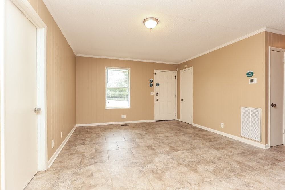 2214 Norman Ave - Photo 4 of 16
