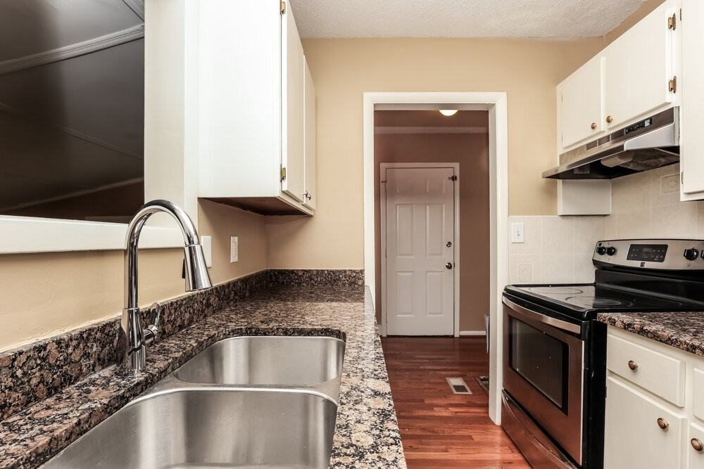 2214 Norman Ave - Photo 6 of 16