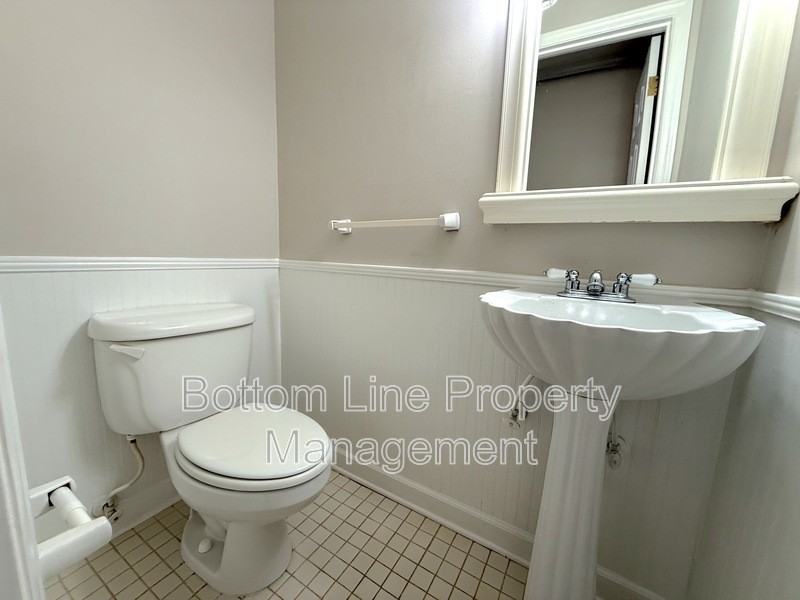 2336 Kenmore Ave #H - Photo 4 of 12