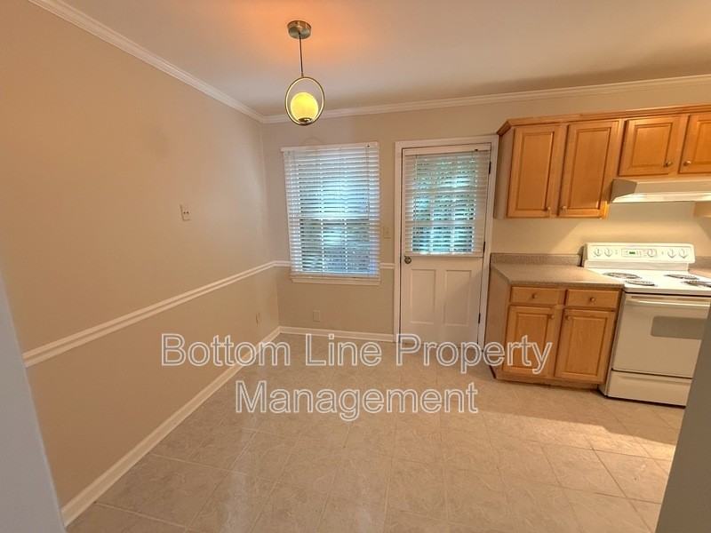 2336 Kenmore Ave #H - Photo 5 of 12