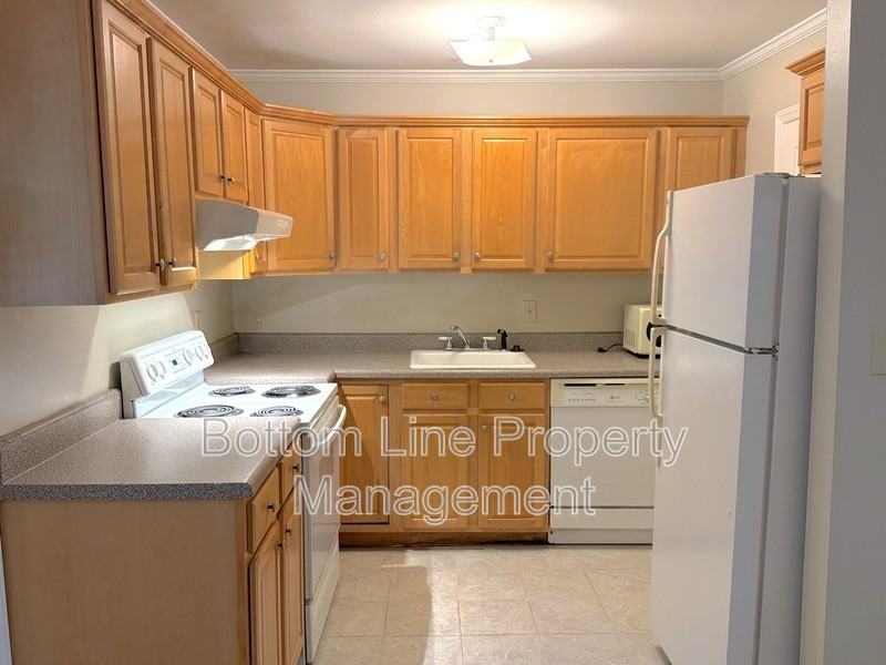 2336 Kenmore Ave #H - Photo 6 of 12
