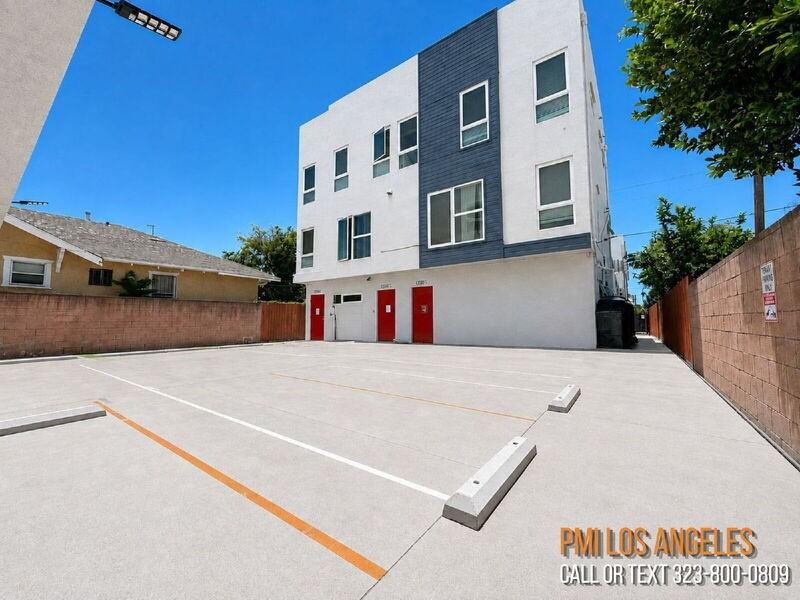 1260 1/2 Leighton Ave #A