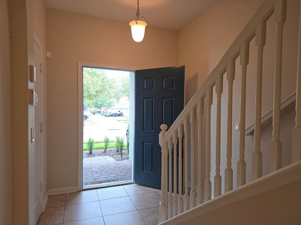 16661 Cedar Crest Dr - Photo 4 of 40
