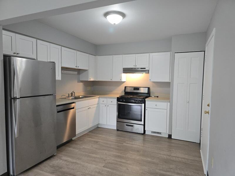 348 E Marquette St - Photo 2 of 9