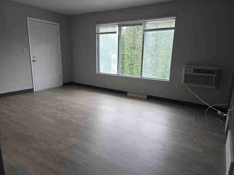 348 E Marquette St - Photo 4 of 9