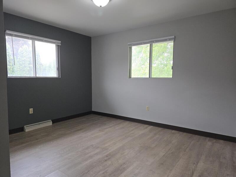 348 E Marquette St - Photo 5 of 9