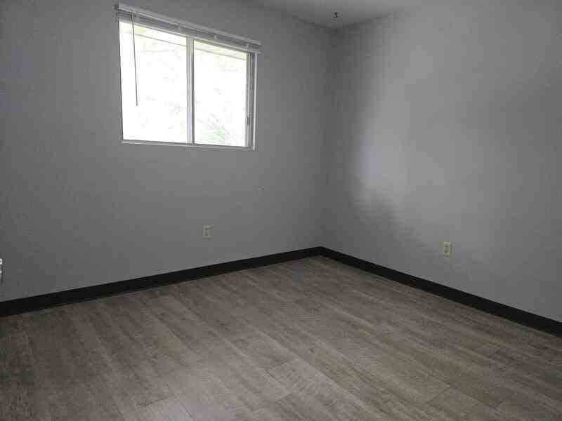 348 E Marquette St - Photo 6 of 9