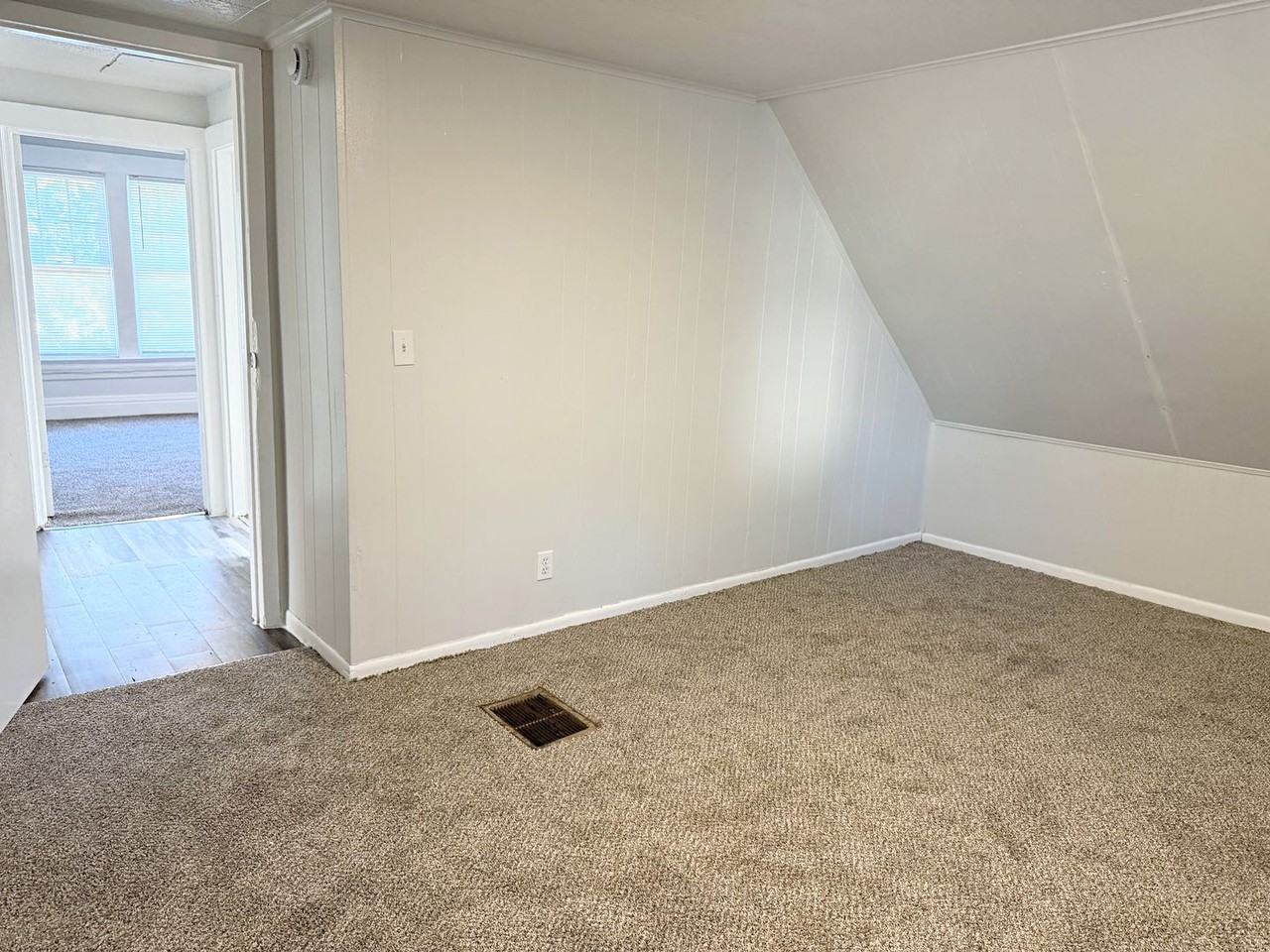 158 Mohawk St - Photo 7 of 10