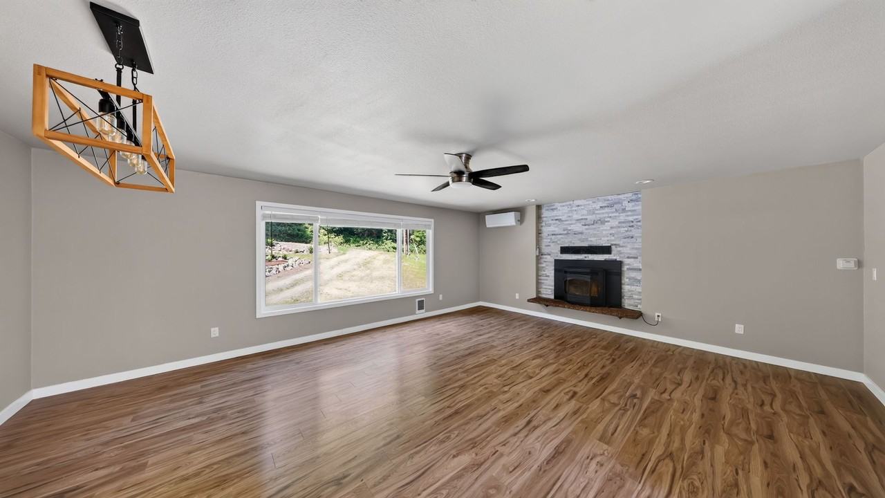2742 Umatilla Dr - Photo 3 of 21