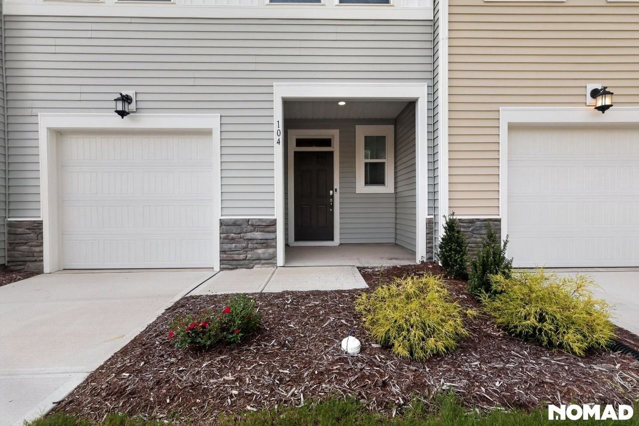 104 Tree Moss Ct - Photo 4 of 37