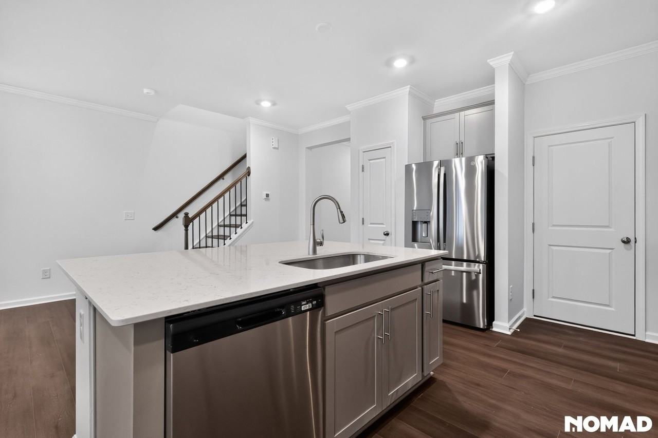 104 Tree Moss Ct - Photo 7 of 37