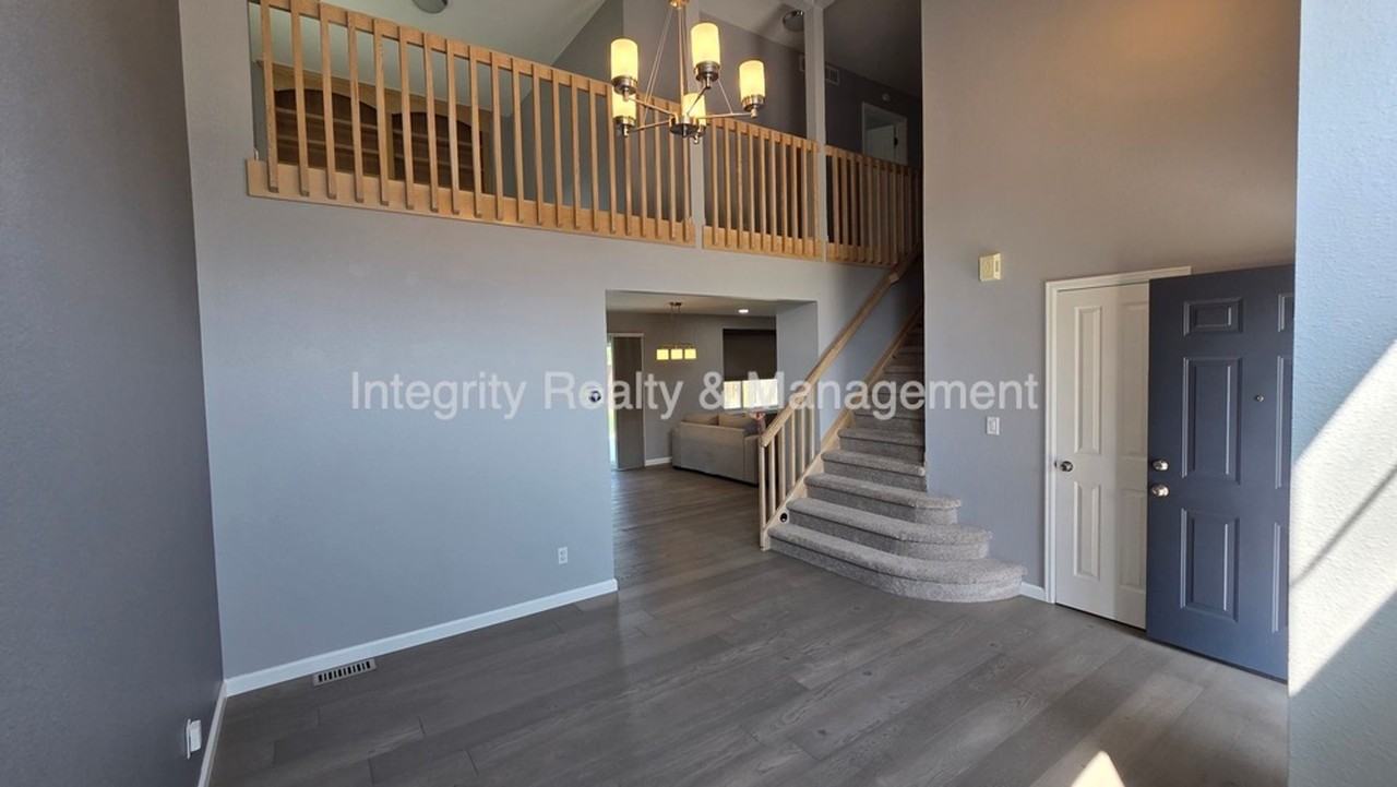 5056 Weeping Willow Cir - Photo 2 of 36