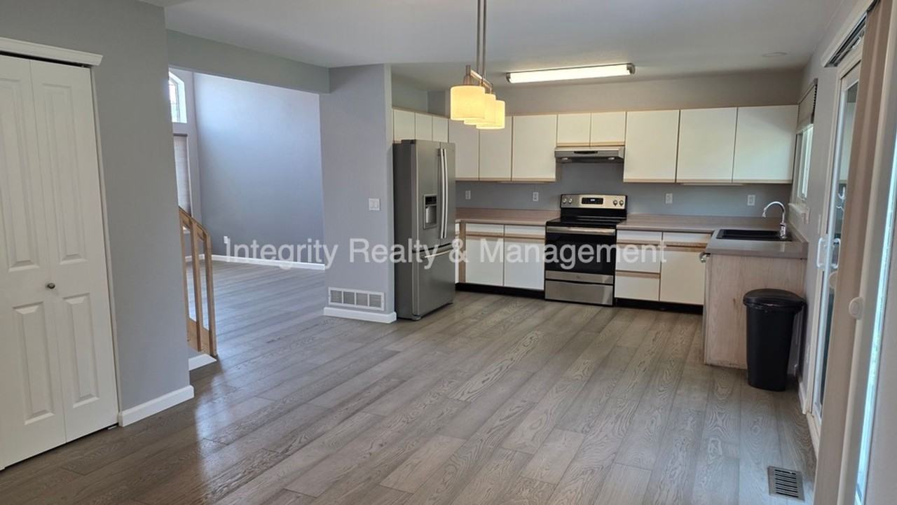 5056 Weeping Willow Cir - Photo 6 of 36