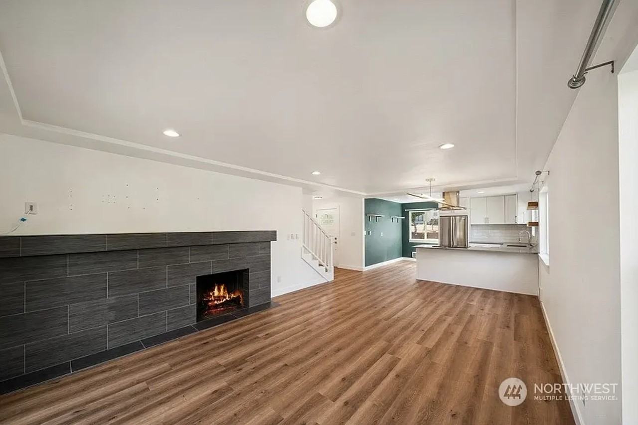 8313 S 19th St - Photo 7 of 28
