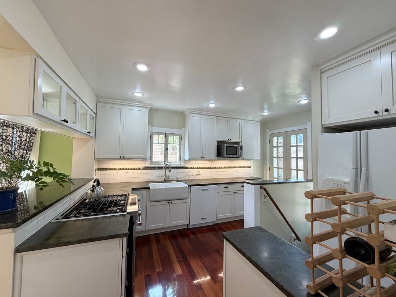 631 Jackson St - Photo 2 of 43